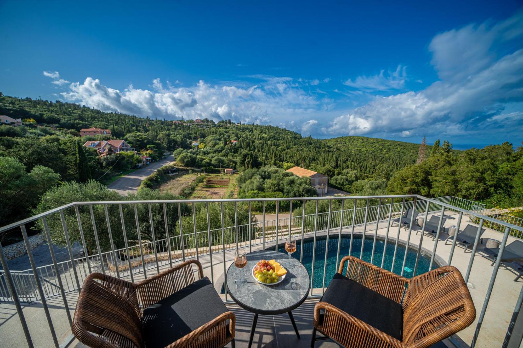 Villa Nonna, 1800s House Renovated In 2023